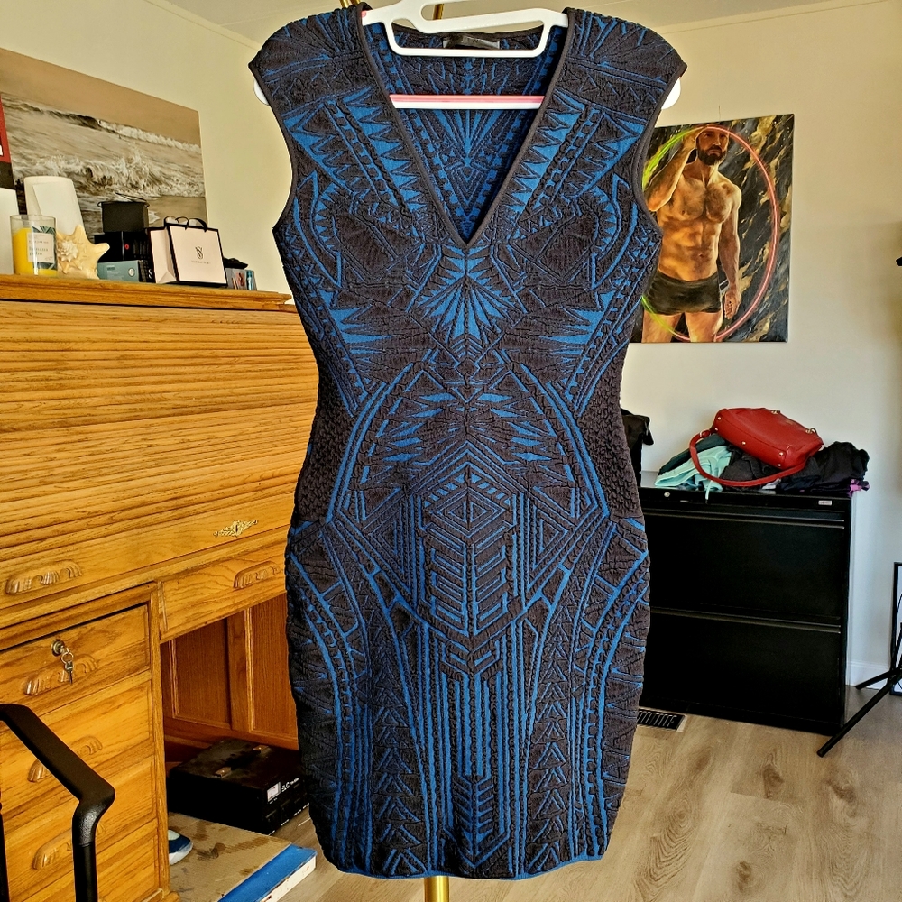 RVN dress Polynesian tattoo 3d v neck bodycone. Size S